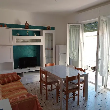 Brezza Marina A 30 Mt Dalla Apartment *